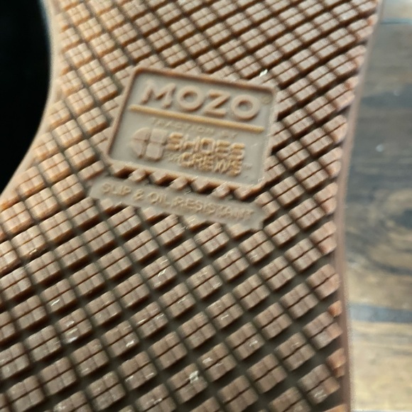 Men’s Black Anti-Slip Work Boot with Suede Upper and Padded Collar - Picture 3 of 6